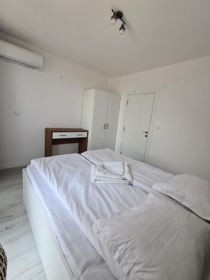 Dolphin Beach Apart Obzor Exterior photo